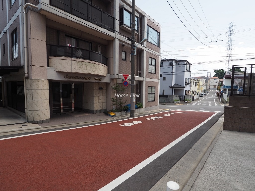 パラッシオ赤塚公園　前面道路